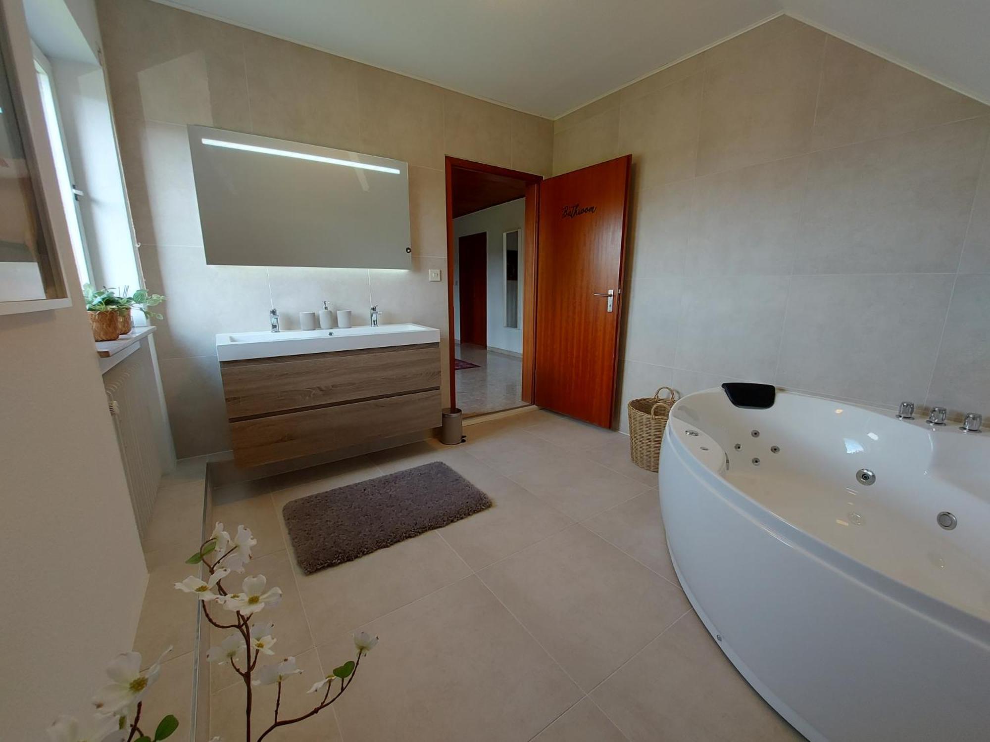 Ferienhaus Hescheld With Private Jacuzzi Hellenthal Eksteriør billede