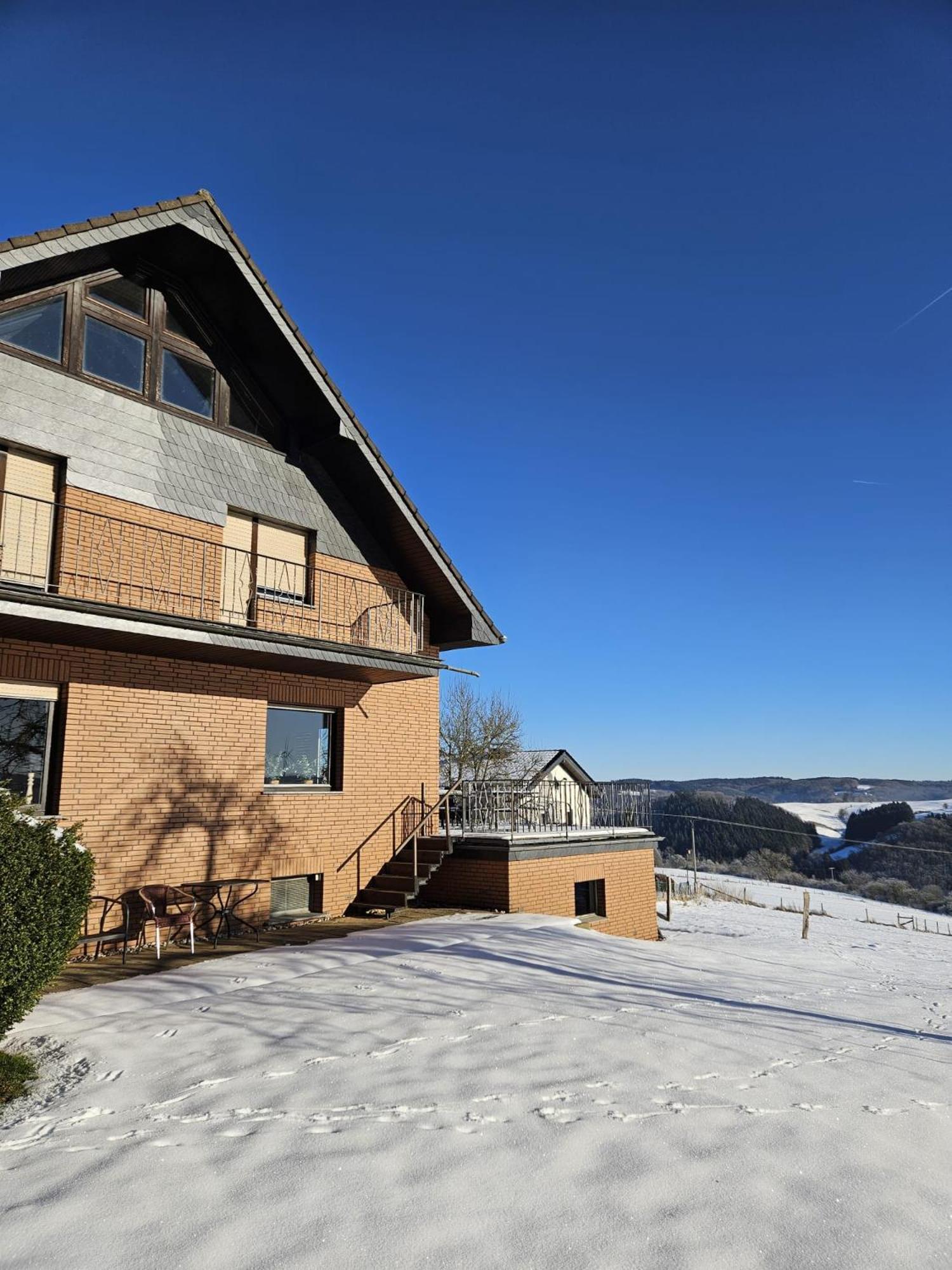 Ferienhaus Hescheld With Private Jacuzzi Hellenthal Eksteriør billede