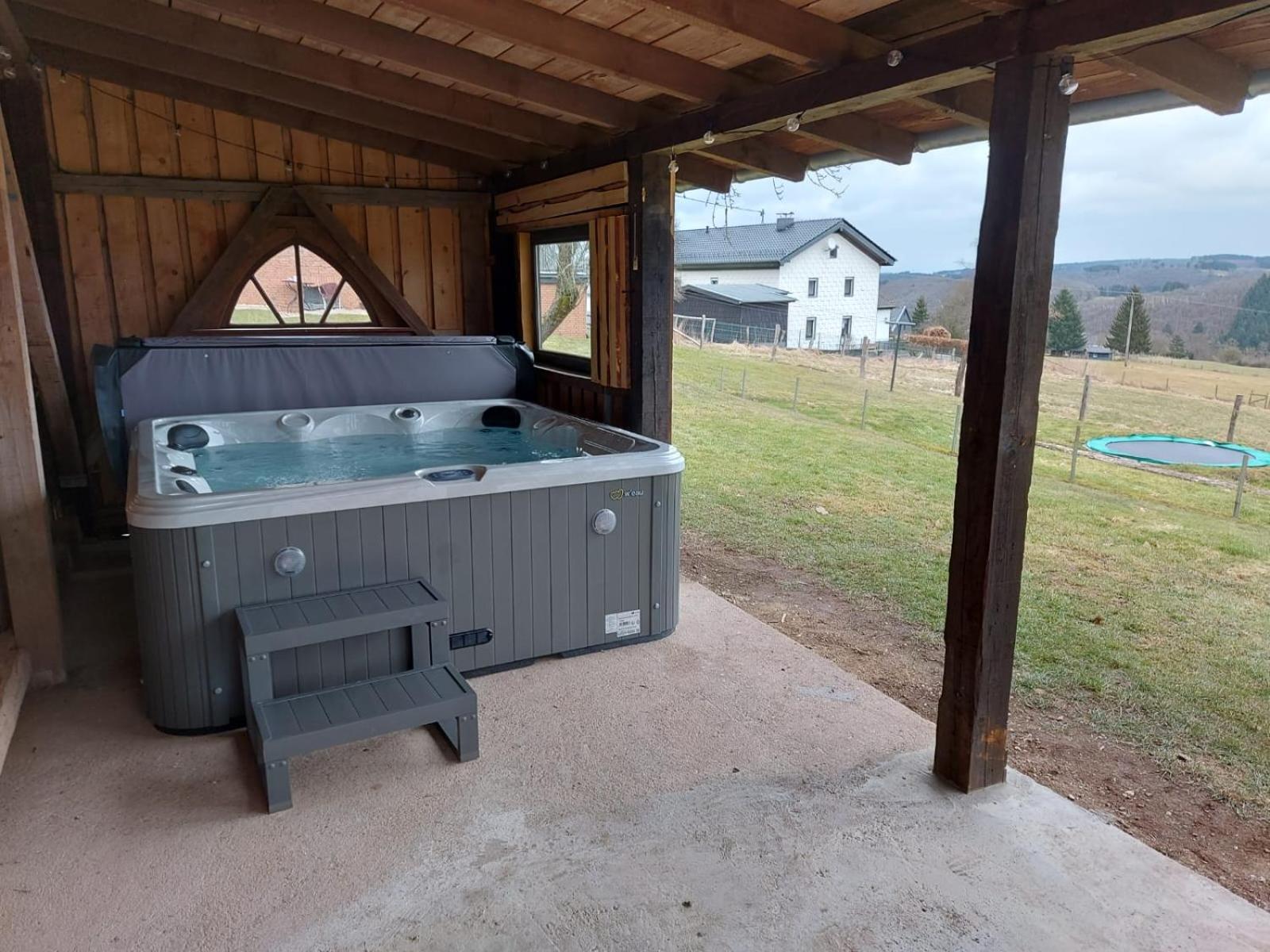 Ferienhaus Hescheld With Private Jacuzzi Hellenthal Eksteriør billede