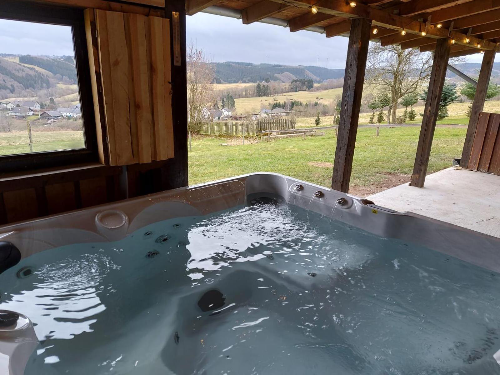 Ferienhaus Hescheld With Private Jacuzzi Hellenthal Eksteriør billede