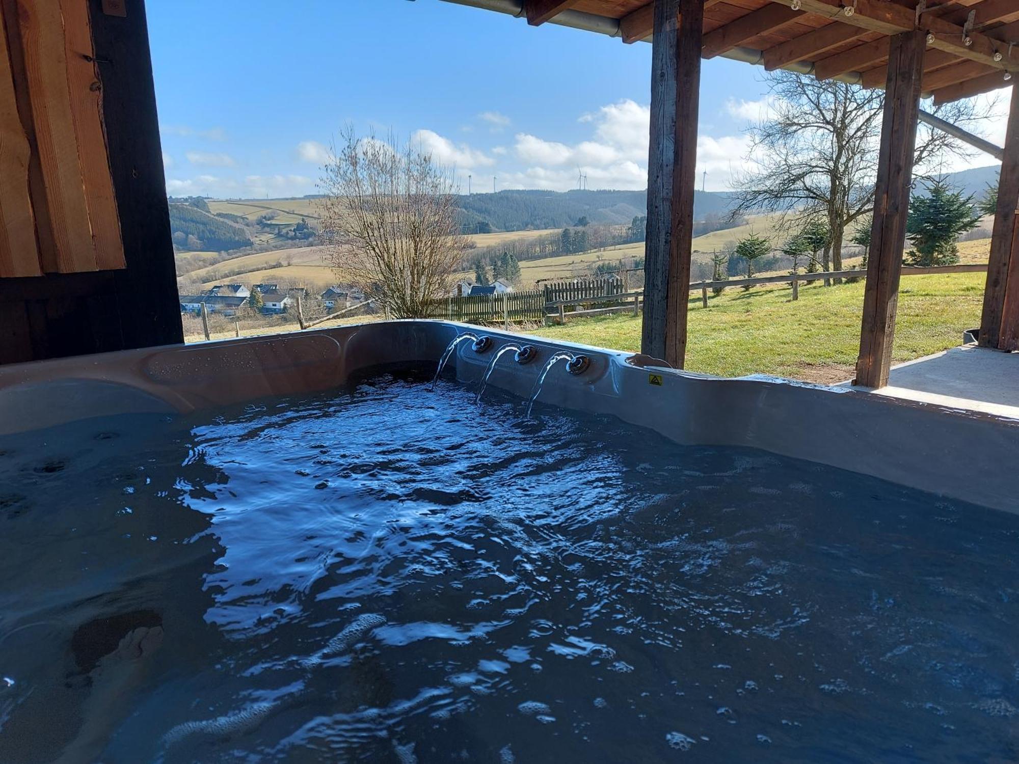 Ferienhaus Hescheld With Private Jacuzzi Hellenthal Eksteriør billede