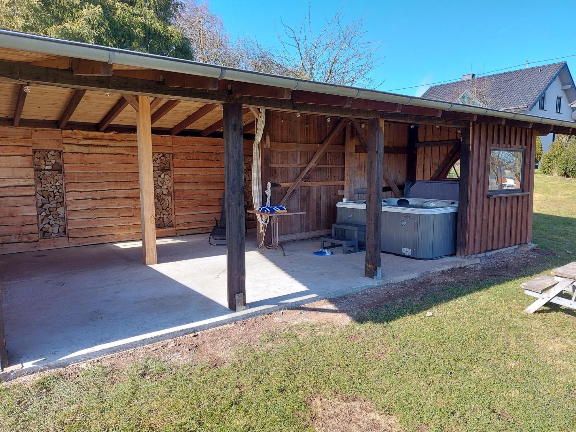 Ferienhaus Hescheld With Private Jacuzzi Hellenthal Eksteriør billede